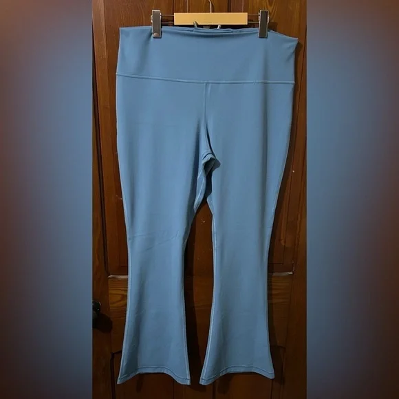 18 - lululemon Align Flare Legging - Picture 3 of 8